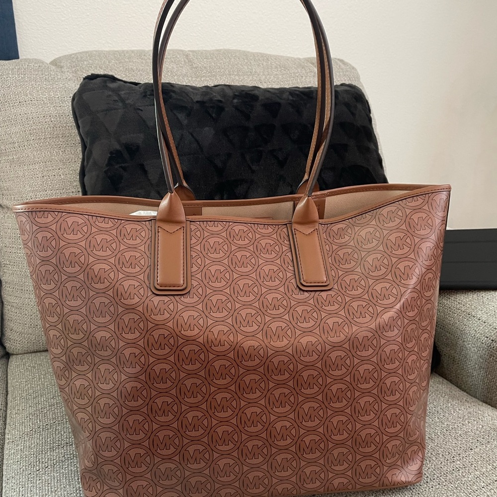 BNWOT Michael Kors Tan Logo Tote Bag - Picture 2 of 9